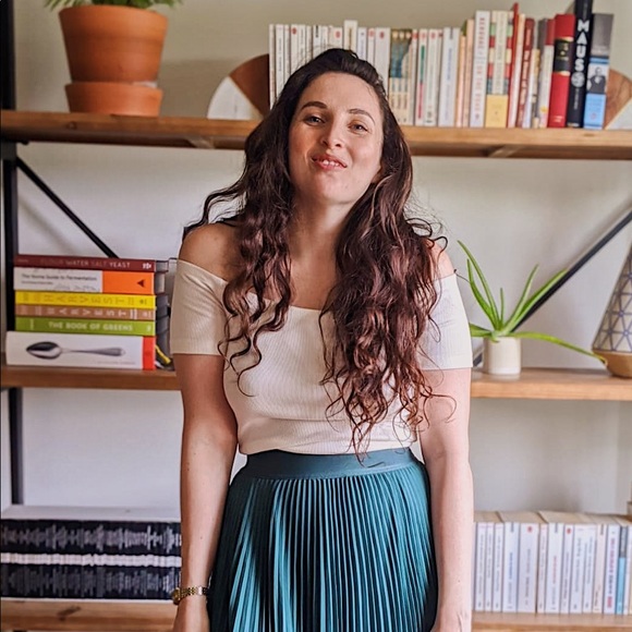 Meet your Posher, Stephanie - Picture 3 of 6